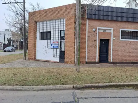 VENTA CASA 3 DORMITORIOS, PATIO Y PILETA-PERMUTAS