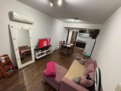 Venta Departamento 2 ambientes Monserrat con pileta