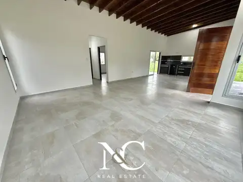 Casa 3 ambientes con 2 baños