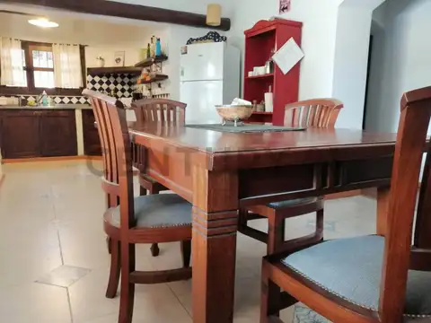 Zeballos 1400, Piso 0