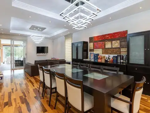 Casa 7 ambientes con 3 baños