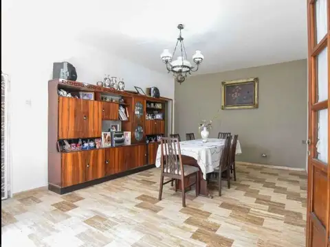 CASA. VENTA. 4 AMB. FLORES. CABA