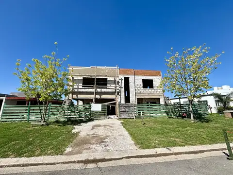 VENTA CASA SAN SEBASTIAN AREA 7 - 5 AMBIENTES