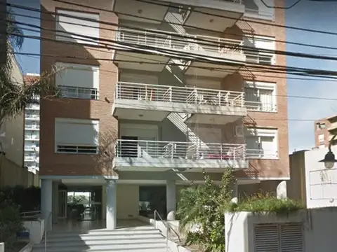 Dos Ambientes Muy Luminoso Con Excelente Vista + Cochera