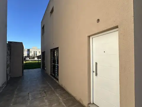 Depto Tipo Casa en Venta de 5 ambientes