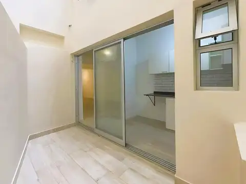 Av Pueyrredon  al 800