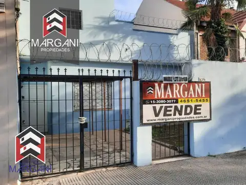 Casa 3 AMB c/ E. Vehiculo- s/ Lote 164m2-EXCELENTE UBICACION