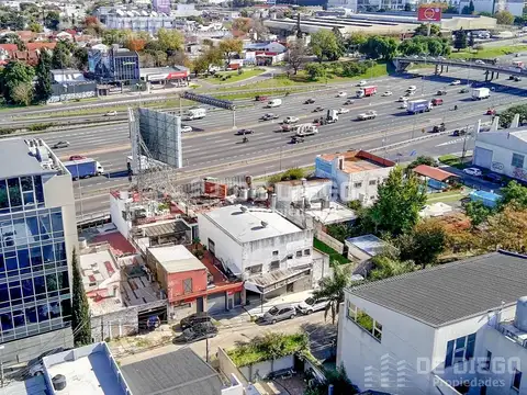 Local/ Edificio Comercial sobre colectora Panamericana Olivos en Alquiler, Vicente López