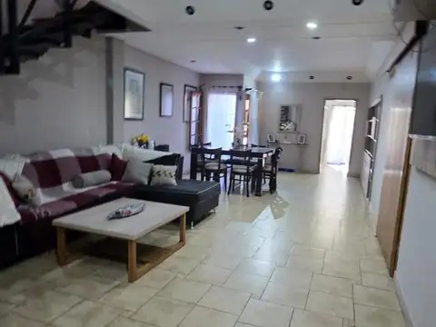 Casa en Venta en Temperley, USD 387.000