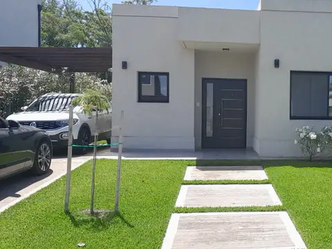 Casa en Alquiler de 3 dormitorios