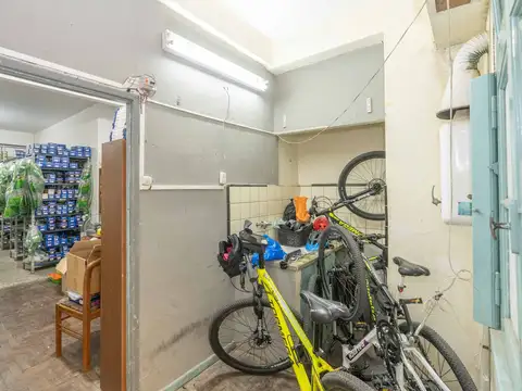 Local en Venta 61 años