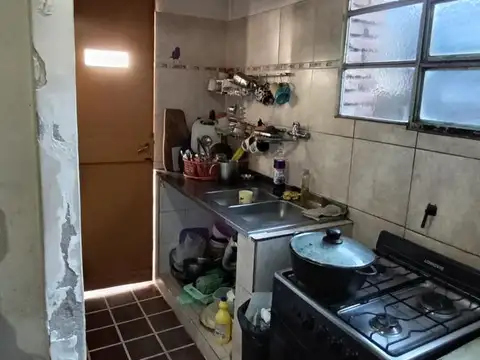 Casa 7 ambientes con 2 baños