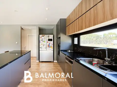 Valeria Guerrero 2400