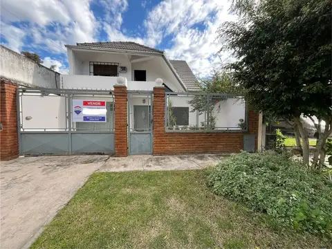 CASA 4 AMBIENTES APTA CREDITO EN VENTA ADROGUE