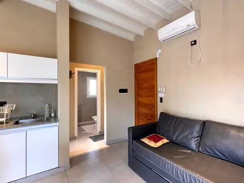 Hipolito Bouchard 700