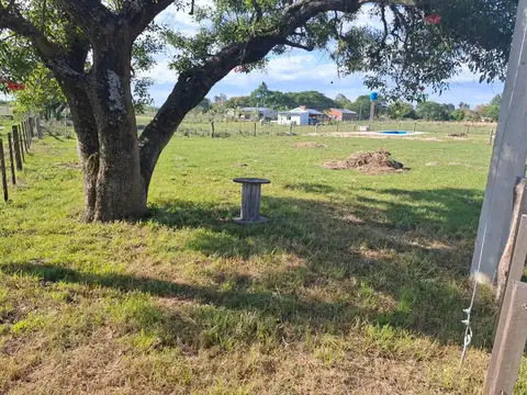 VENDO GRAN TERRENO CON PILETA DE NATACIÓN EN BARRIO CERRADO