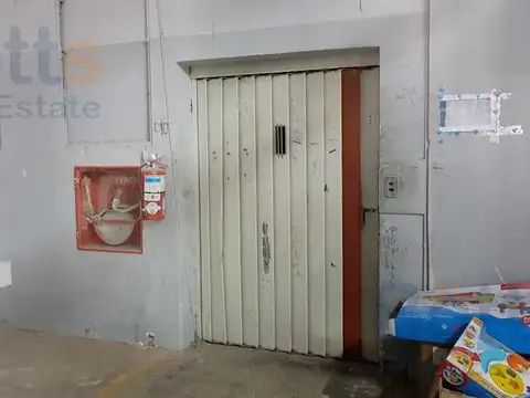 Alquiler Depósito de 3500 m2 en Parque Patricios