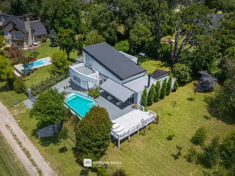 Casa en Sierra De Los Padres - Piscina - Moderna
