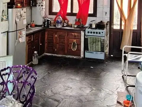Casa 4 ambientes con 1 baño