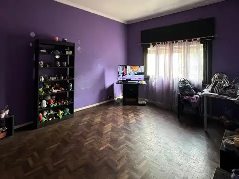 CASA PARA TRES FAMILIAS EN VILLA LUGANO. 38,5 m DE FONDO