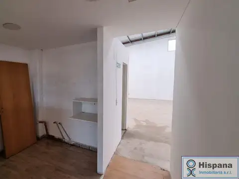 Av. Umberto Illia  entre Santiago de Liniers y Bahia Thetis. al 11500