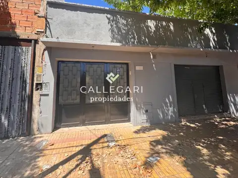 Casa 4 ambientes con Cochera y Parque en alquiler - Quilmes