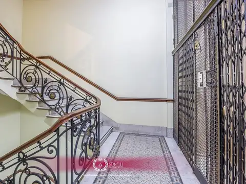 Venta oficina 28M² con balcón frente en Monserrat San Nicolás a metros de Plaza de Mayo oportunidad