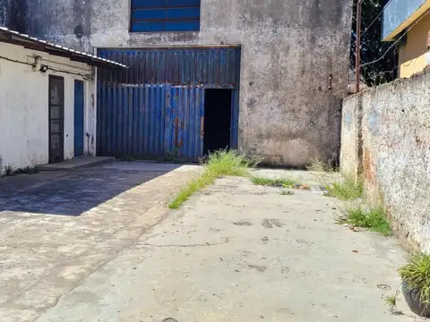 Galpon en Venta en Bernal Oeste, USD 140.000