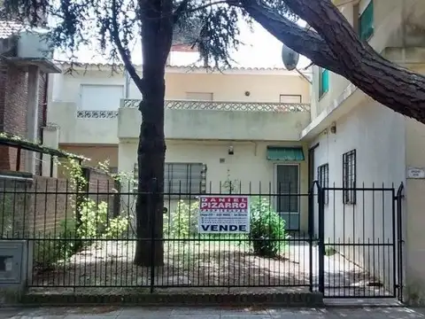 219 - ESQUIU 600, Piso PB