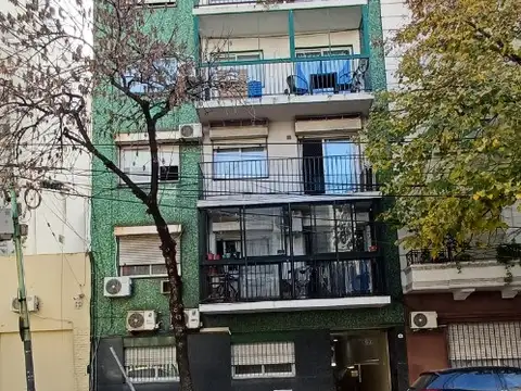 Alquiler Temporal dpto 2 Ambientes AMUEBLADO con Patio en Caballito