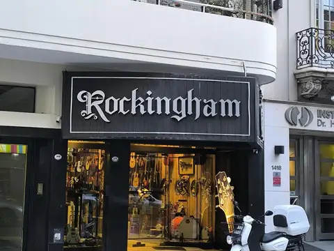 M. T. ALVEAR  y URUGUAY.  excelente local. amplio destino -  en venta