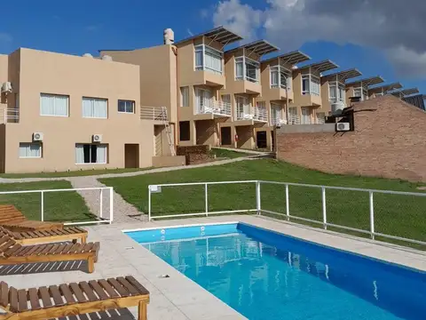 Depto Tipo Casa en Venta con 1 cocheras