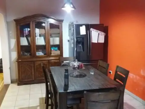 Casa 4 ambientes con 1 baño