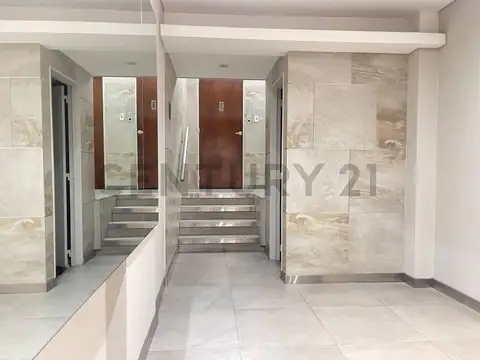 Venta de Semipiso de 3 ambientes, Palermo Botánico. A Reciclar.