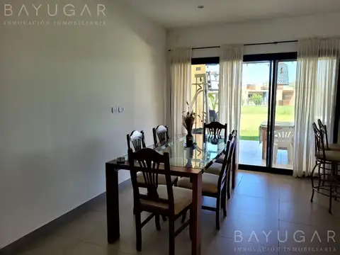 Casa 5 ambientes con 2 baños