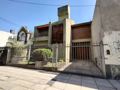 Venta Casa 6 ambientes en Morón Centro