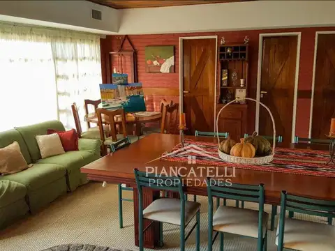 Casa 4 ambientes con 3 baños