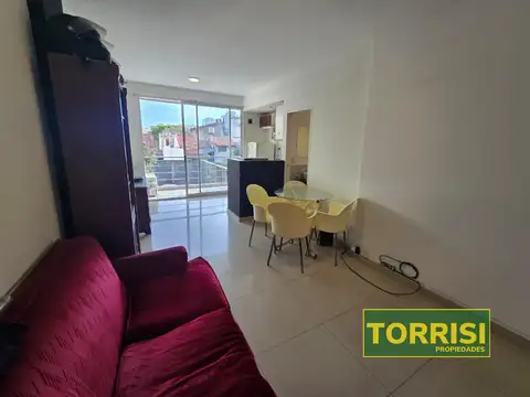 VENTA - 2 AMB C/BALCÓN Y COCH. FIJA - CARACAS 1200 - FLORES