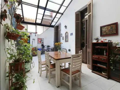 Depto Tipo Casa en Venta en Flores, USD 150.000