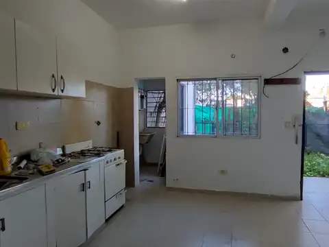 Depto Tipo Casa en Alquiler de 3 ambientes