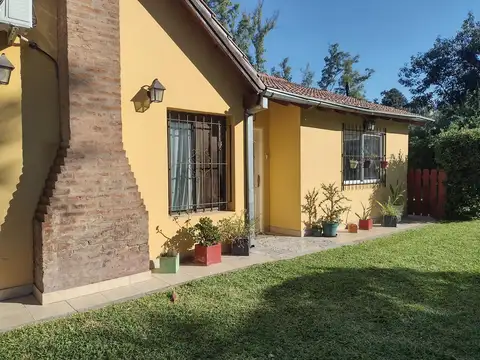 Casa a la venta de 4 ambientes en C.C. La Lonja. Pilar -