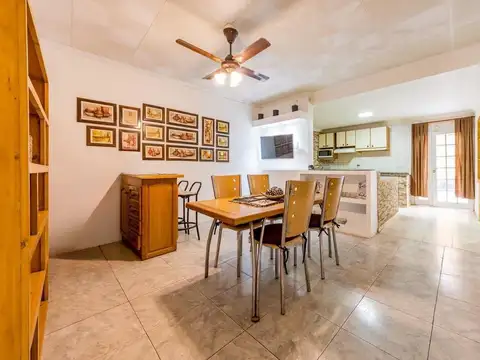 VENTA/PERMUTA Casa 3 dormitorios, cochera, patio y terraza - Barrio Echesortu.