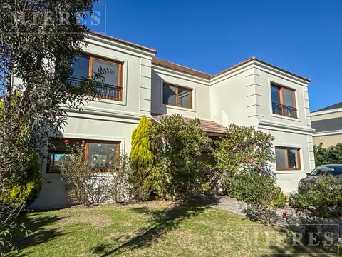 Casa en Venta de 5 dormitorios