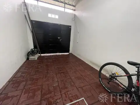 Venta de casa 4 ambientes con cochera en Wilde