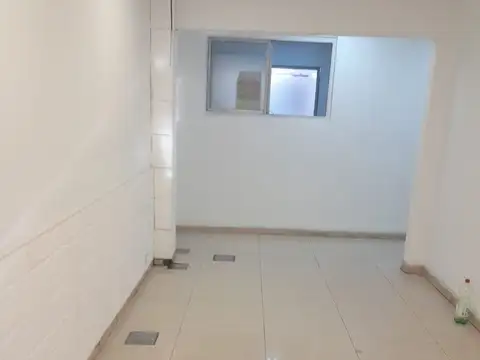 Local en Alquiler en Avellaneda, USD 1.300