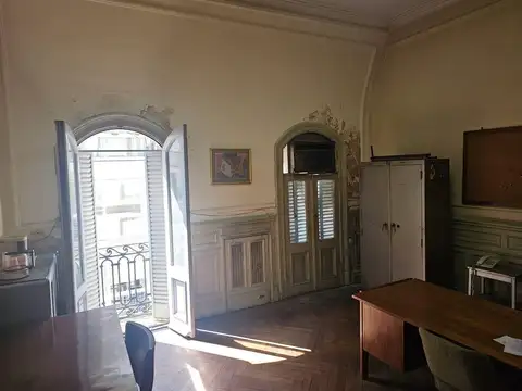 Oficina en Venta 100 años