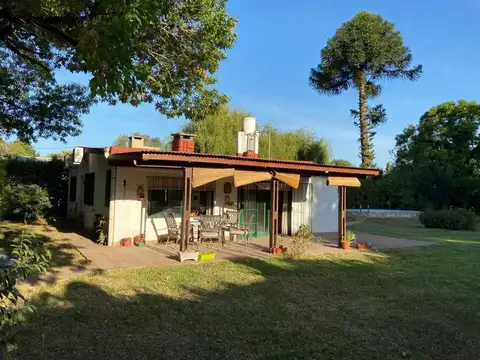 Casa en Venta de 3 dormitorios, con pileta, parrillero y mucho espacio verde