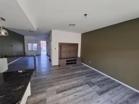 Casa 4 ambientes con 4 baños