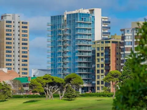 Departamento en Venta en Playa Grande, USD 699.900