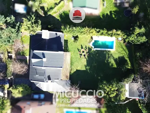 Casa 6 ambientes con 4 baños